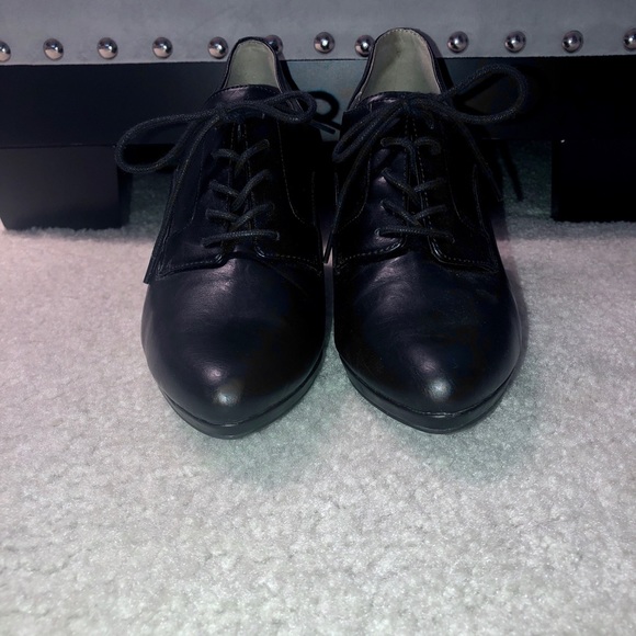 Black Bandolino Heels - Picture 3 of 4